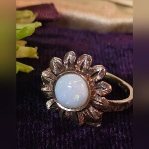 Stunning Vintage 10k Gold And Opal Ring With Flashes Of Blues And Greens- Sz 5